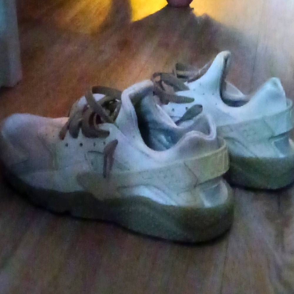 NIKE Air Huaraches